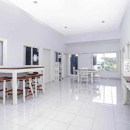סוראבאיה Oyo 747 Cipunegara Residence מראה חיצוני תמונה