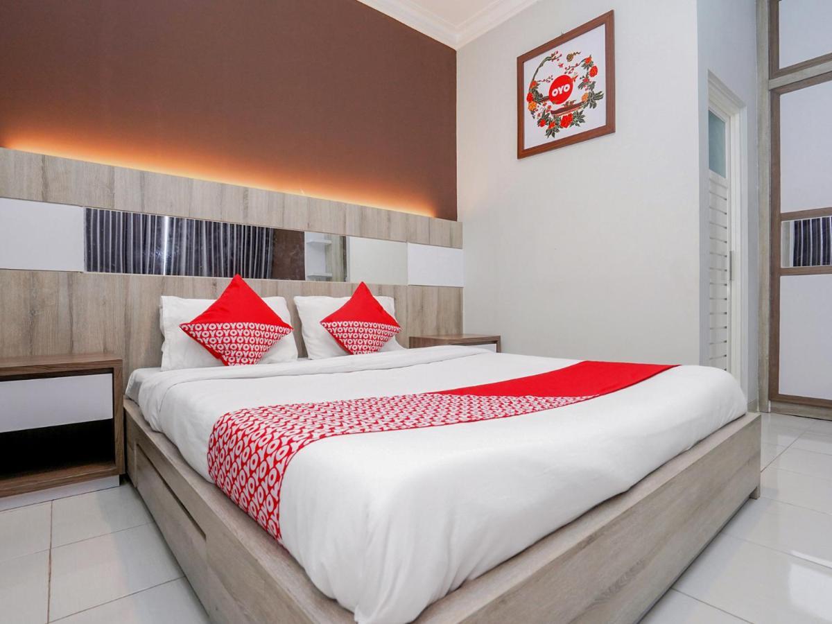 סוראבאיה Oyo 747 Cipunegara Residence מראה חיצוני תמונה
