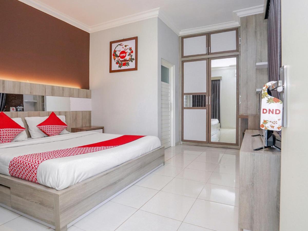 סוראבאיה Oyo 747 Cipunegara Residence מראה חיצוני תמונה