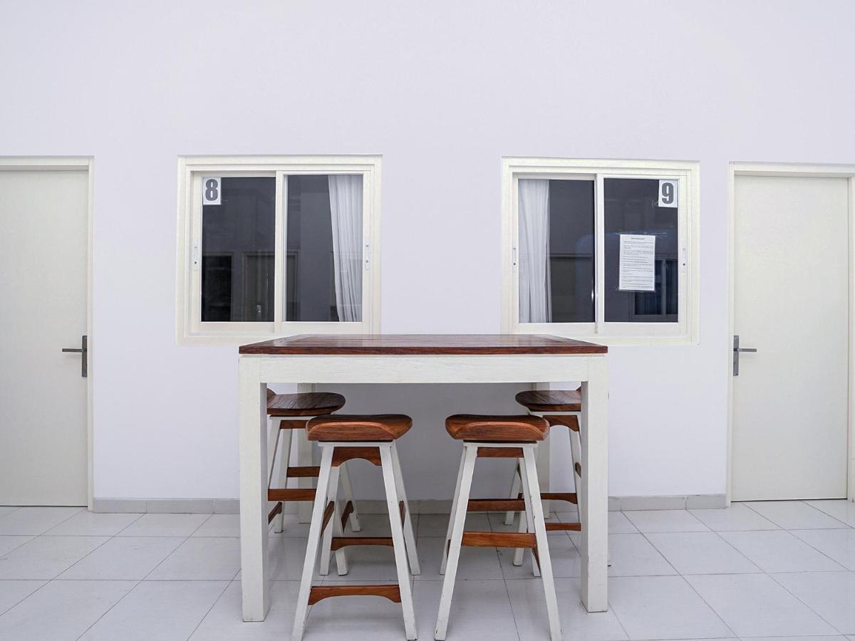 סוראבאיה Oyo 747 Cipunegara Residence מראה חיצוני תמונה