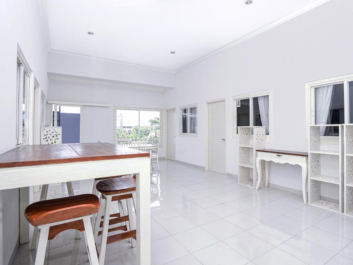 סוראבאיה Oyo 747 Cipunegara Residence מראה חיצוני תמונה