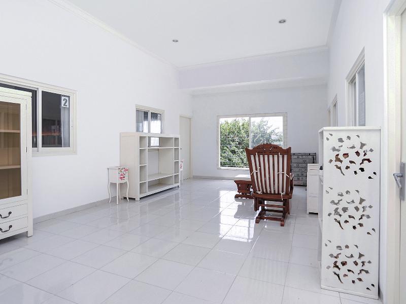 סוראבאיה Oyo 747 Cipunegara Residence מראה חיצוני תמונה