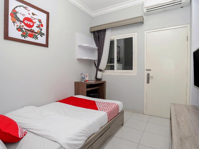 סוראבאיה Oyo 747 Cipunegara Residence מראה חיצוני תמונה
